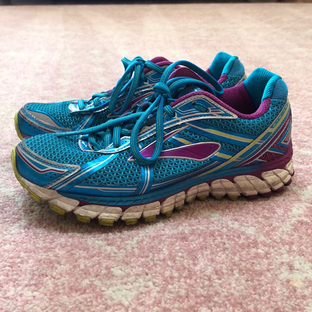 Brooks Adrenaline GTS 17 Running Shoes